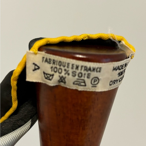 AUTHENTIC HERMES LE CARNAVAl DE VENISE SILK SCARF BY H de WANTRIGANT. - Picture 12 of 13